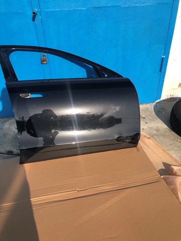 Пасажирські передні двері A2237200400 MERCEDES