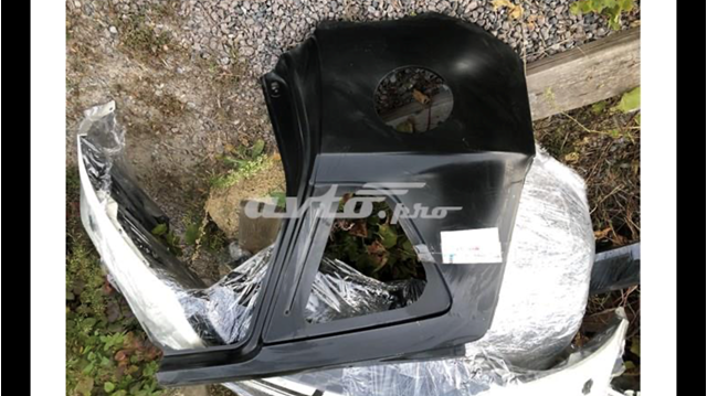 Крило праве заднє G81009U0M0 NISSAN