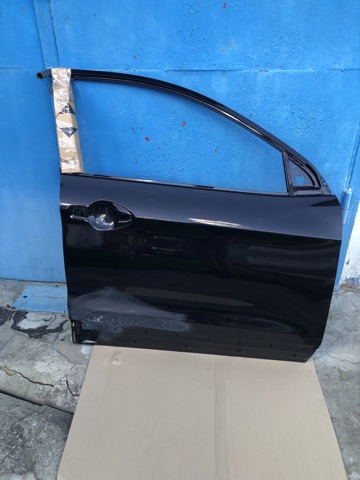Пасажирські передні двері H01004EAAA NISSAN