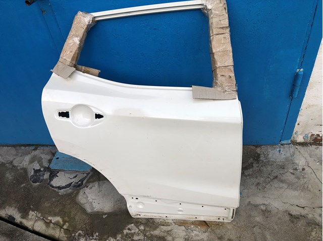 Двері задні в зборі H2100HV0MB NISSAN