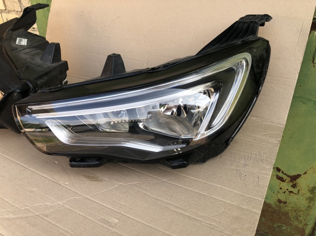 Фара дальнього світла в зборі YP00015780 PEUGEOT