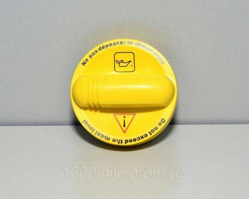 Кришка маслозаливной горловини 7701066086 RENAULT