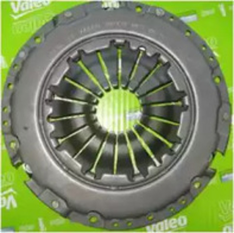 Комплект зчеплення (диск, корзина, підшипник) 828013 VALEO