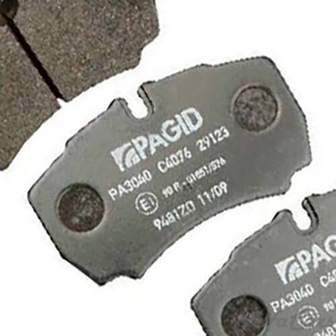 Комплект гальмівних колодок з 4 шт. дисків BSG30-200-008