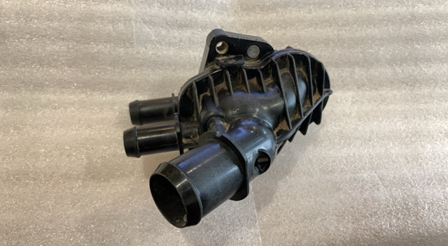 Кожух термостата GN1Z8592A FORD