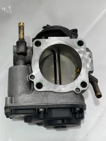 Заслінка повітряна 06A133064H VAG