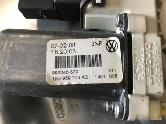 Мотор склопідйомника дверей передніх, правих 1K0959704AG VAG