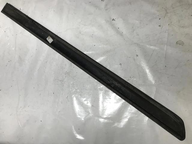 Накладка задніх дверей 1Z0853753C VAG