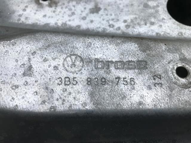 Склопідйомник задніх правих дверей 3B5839756 VAG