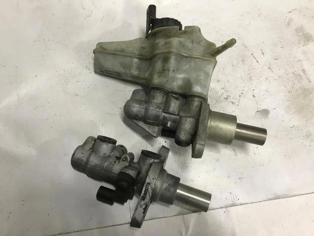 Бачок головного гальмівного циліндру 3C2611301 VAG