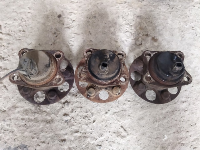 Підшипник задньої маточини 4245047040 TOYOTA
