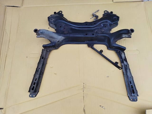 Кронштейн передньої балки 5110712010 TOYOTA