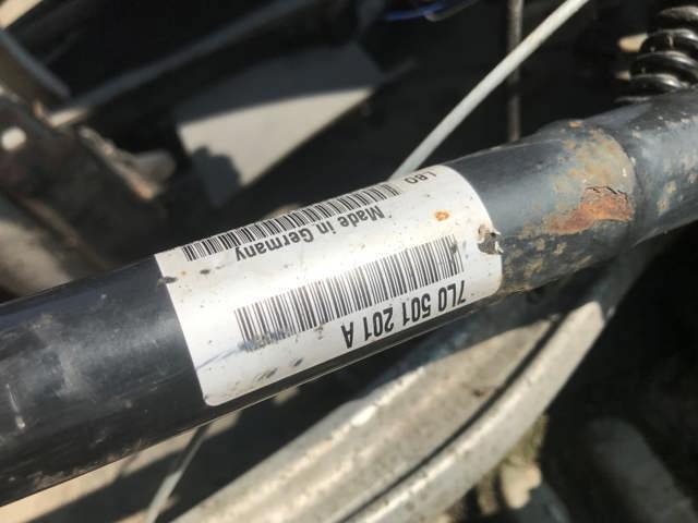 Напіввісь задня 7L0501201A VAG