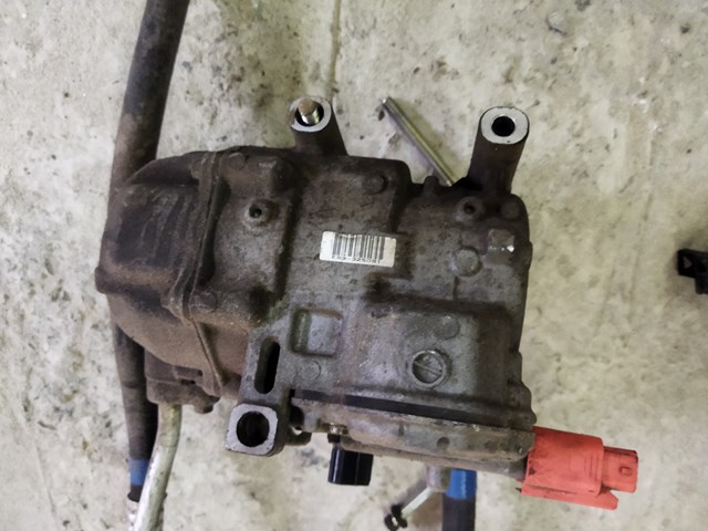 Компресор кліматичної установки 8837047032 TOYOTA