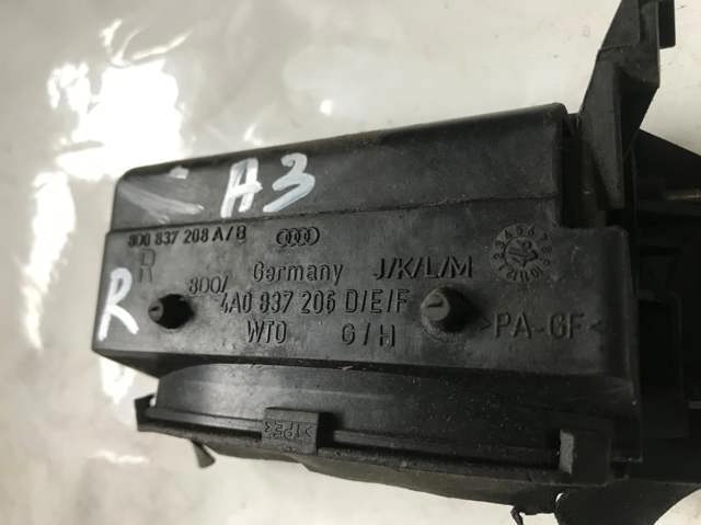 Ручка передніх дверей зовнішня, права 8D0837208A VAG