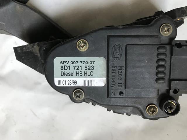 Педаль акселератора 8D1721523 VAG