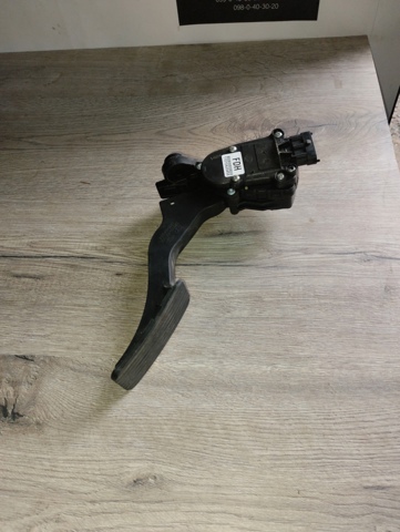 Педаль акселератора 327002R300 HYUNDAI