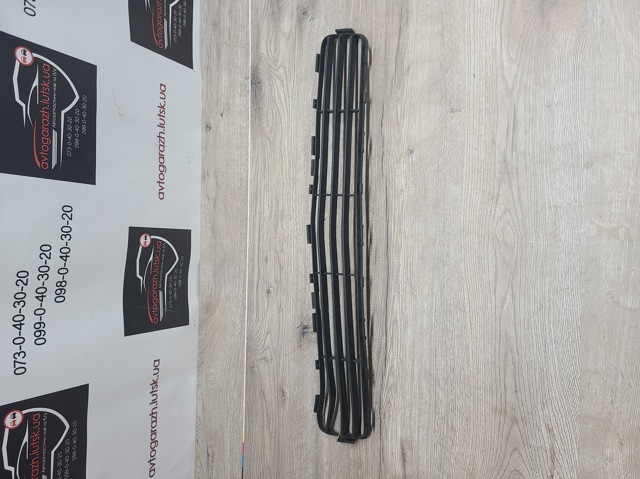Решітка бампера нижня 5311205060 TOYOTA