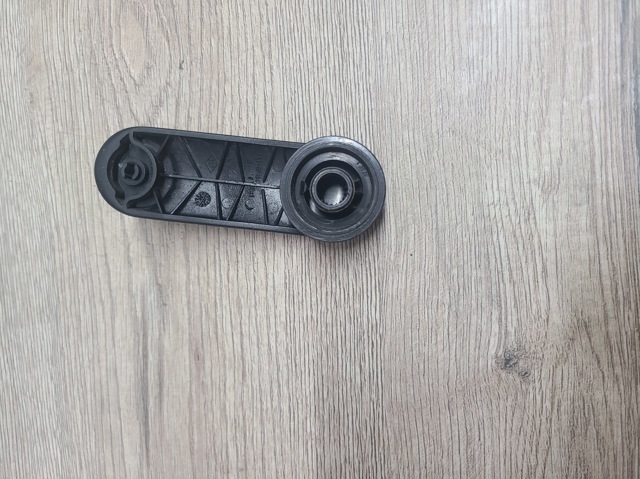 Ручка підйому скла двері, переднього 8200673745 RENAULT