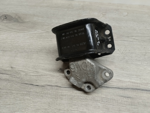 Подушка (опора) двигуна, права верхня 9636270080 PEUGEOT