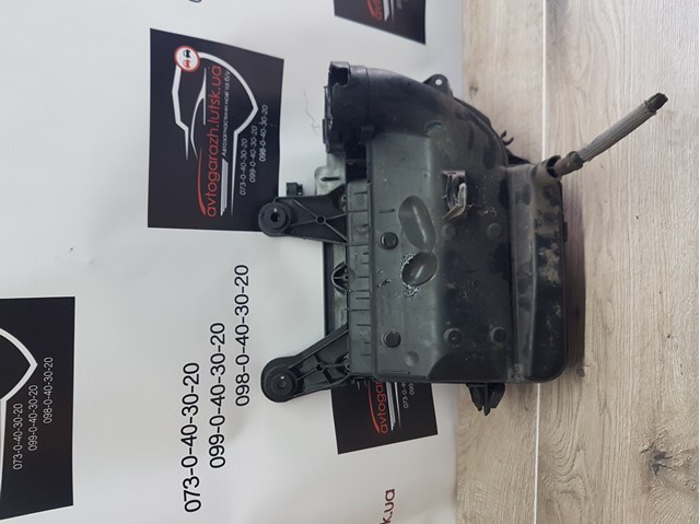Корпус повітряного фільтра 9673061080 PEUGEOT