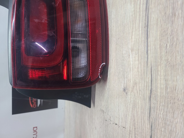 Задній правий стоп 9800916080 PEUGEOT