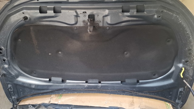 Шумоізоляція капота Citroen C4