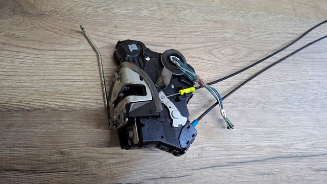 Замок передніх пасажирських дверей A046693 TOYOTA