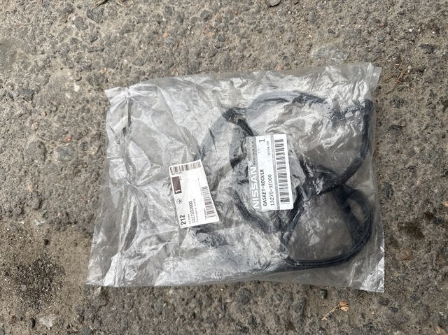Прокладка кришки клапанної  132703Z000 NISSAN