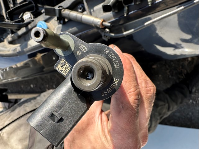 Форсунка паливна 13538571565 BMW