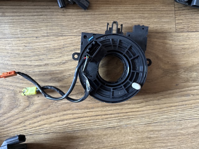 Кільце Ейрбег контактне 255546CA2A NISSAN