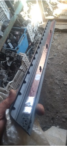 Накладка задніх правих дверей 3C0854950 VAG