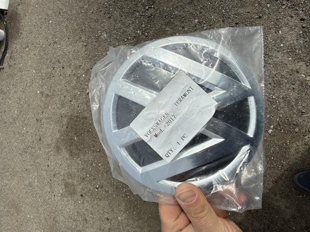 Фірмовий значок решітки радіатора 3C8853601AFXC КИТАЙ