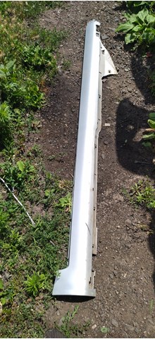 Накладка зовнішня (молдинг) порога, лівий 4B0853859 VAG