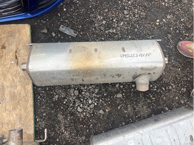 Глушник 4M0253181AK VAG