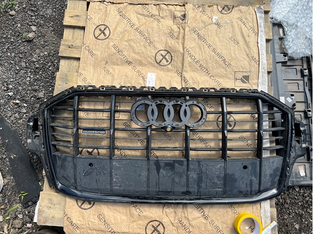 Облицювання радіатора 4M0853651AJ VAG