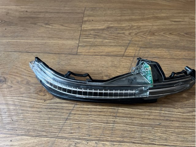 Покажчик повороту дзеркала, правий 4M0949102A VAG