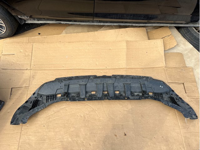 Обвіс бампера 4M8807611A VAG