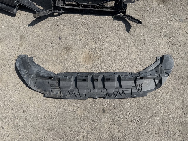 Кенгурятник 4M8807611F VAG