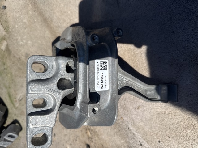 Права подушка мотора 5WA199262G VAG