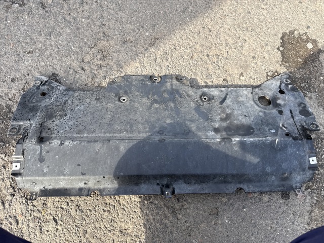 Захист піддона картера двигуна 760801839 VAG