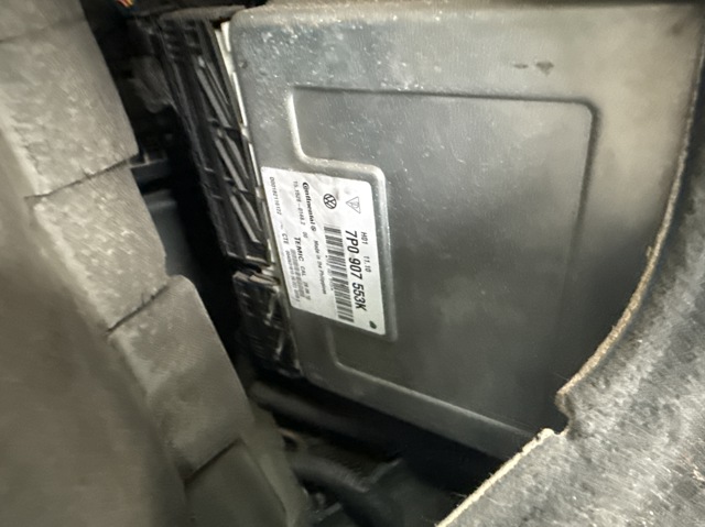 Модуль управління вирівнювання передньої підвіски 7P0907553K PORSCHE