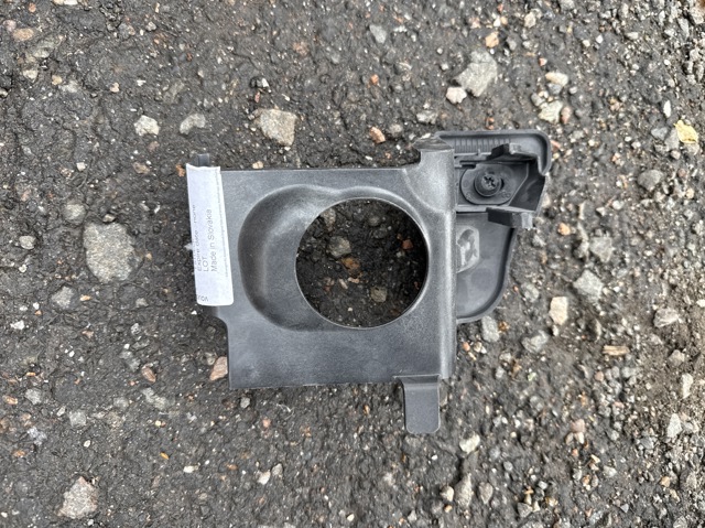 Кронштейн підсилювача переднього бампера 7P6807879 VAG