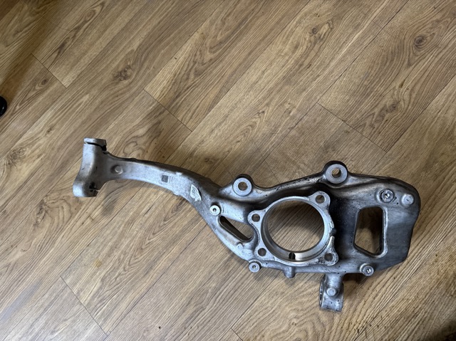 Цапфа поворотного кулака 80A407559 VAG