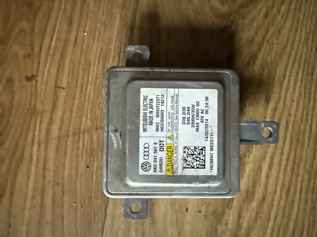 ЕБУ ксенону 8K0941597E VAG