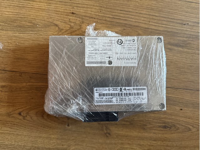 Блок керування Bluetooth 8T0862335F VAG