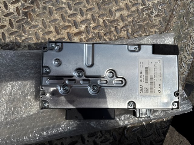 Підсилювач сигналу антени 8T1035223 VAG