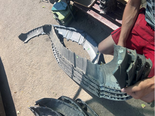 Губа переднього бампера 8U0807061 VAG