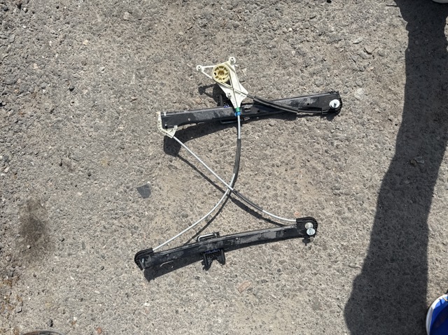 Склопідйомник з електродвигуном 8V4837461 VAG