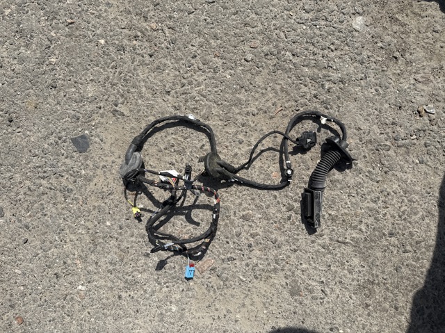Джгут проводів передньої двері 8V4971030 VAG